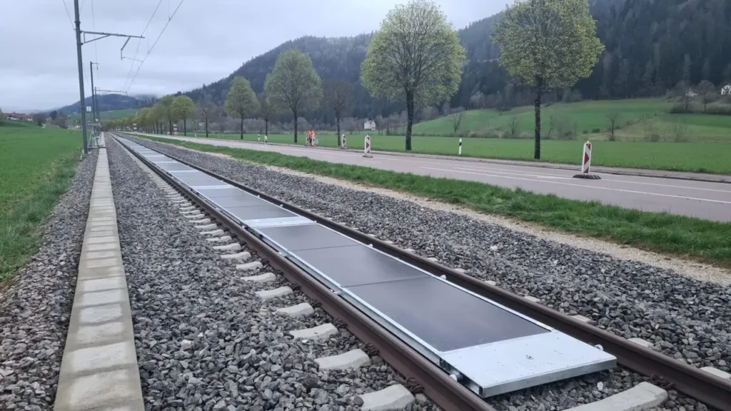 Revolucija na Šinama: Kako Švajcarska Pretvara Železnicu u Solarnu Elektranu i Inspiriše Svet
